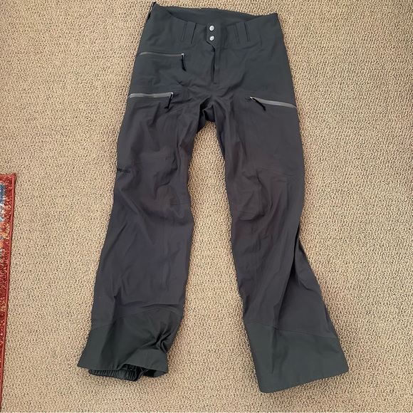 Patagonia Insulated Powder Town Snow Pants - Picture 4 of 10